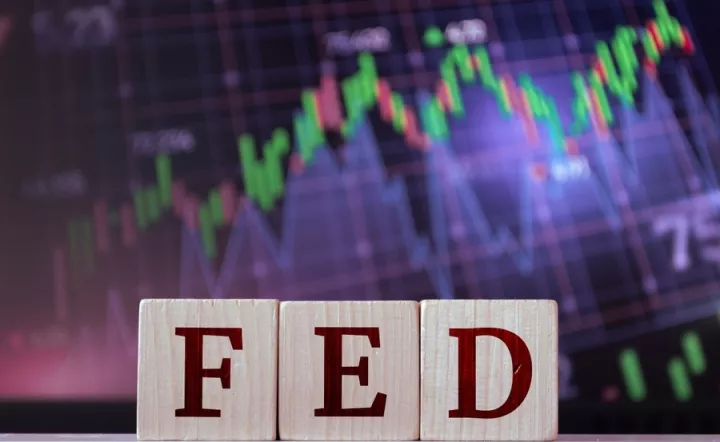 Fed: Σε νέα φάση η μάχη κατά του πληθωρισμού