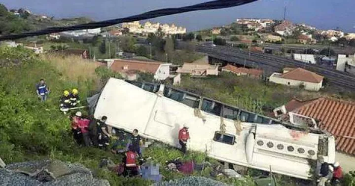 Τραγωδία στην Πορτογαλία με ανατροπή τουριστικού λεωφορείου - 28 νεκροί