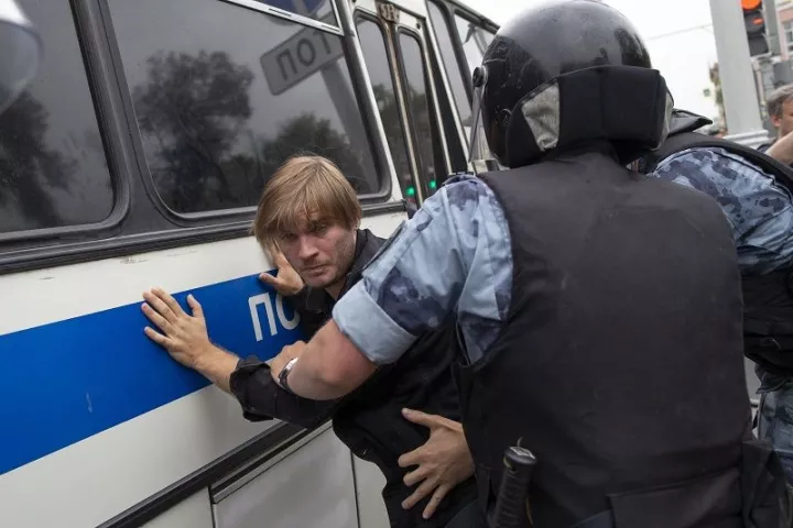 Ρωσία: Συλλήψεις διαδηλωτών υπέρ των Τατάρων της Κριμαίας