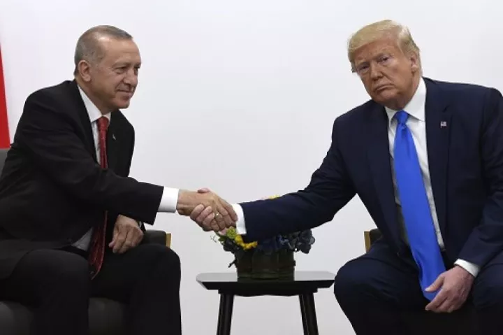 Οι ανοιχτοί λογαριασμοί ΗΠΑ - Τουρκίας και η «σχέση» Τραμπ - Ερντογάν