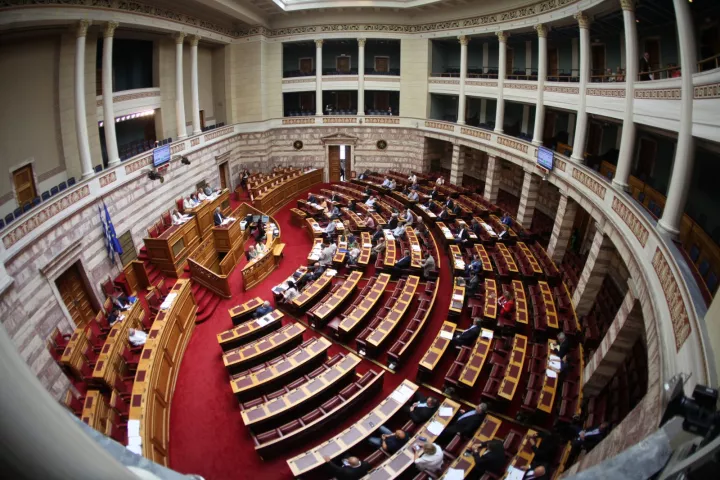 Βουλή: Στις 10 ή 20 Οκτωβρίου η προ ημερησίας διατάξεως συζήτηση για τη διαπλοκή