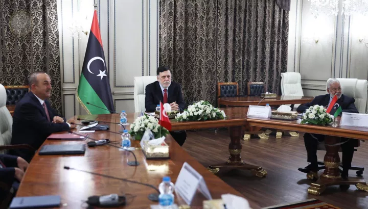 Τούρκοι υπουργοί και ο διοικητής της ΜΙΤ στη Λιβύη για συνομιλίες με τον Σαράζ