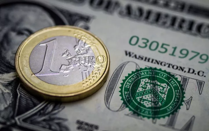 Νέο υψηλό τριετίας το ευρώ, περαιτέρω άνοδο βλέπουν οι επενδυτές