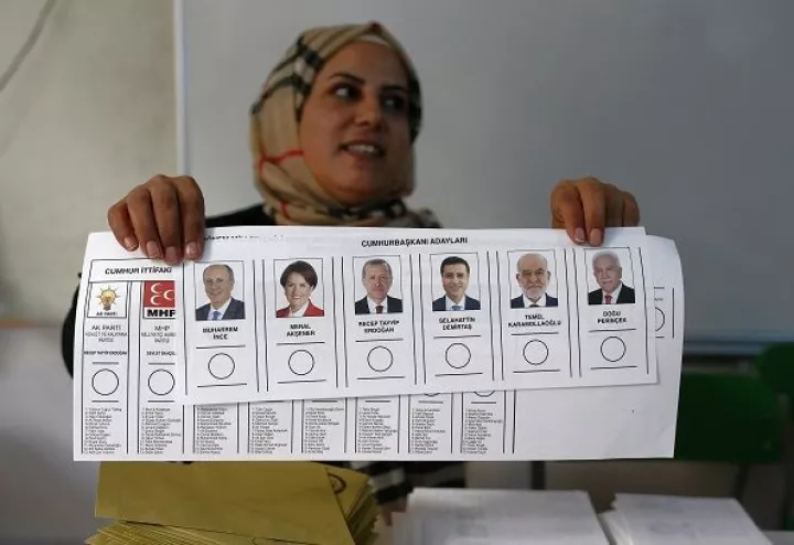 Τουρκικές εκλογές: Καταγγελίες για βουλευτή του Ερντογάν ότι χτύπησε μέλη του φιλοκουρδικού HDP (βίντεο)