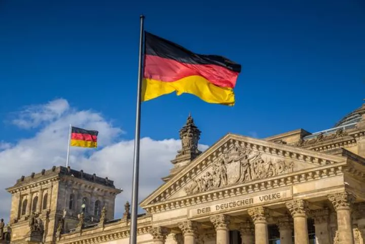 Handelsblatt: «Οι μετανάστες σώζουν τα ασφαλιστικά ταμεία της Γερμανίας»