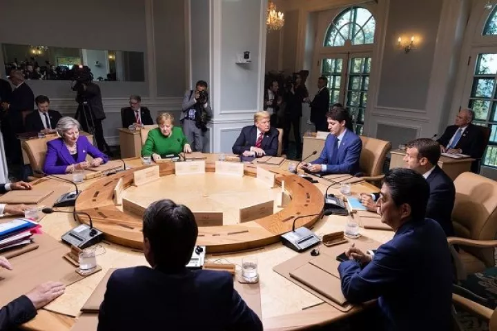 Το παιχνίδι των ΗΠΑ στους G7 και η κώφωση της Ευρώπης