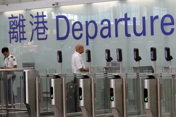 Χονγκ Κονγκ: Άνοιξε το αεροδρόμιο - Σε επιφυλακή οι αστυνομικές δυνάμεις