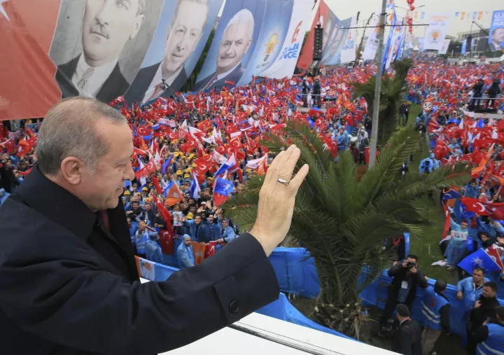 Οι δημοσκοπήσεις για τον Ερντογάν, θα κρίνουν την ένταση στο Αιγαίο
