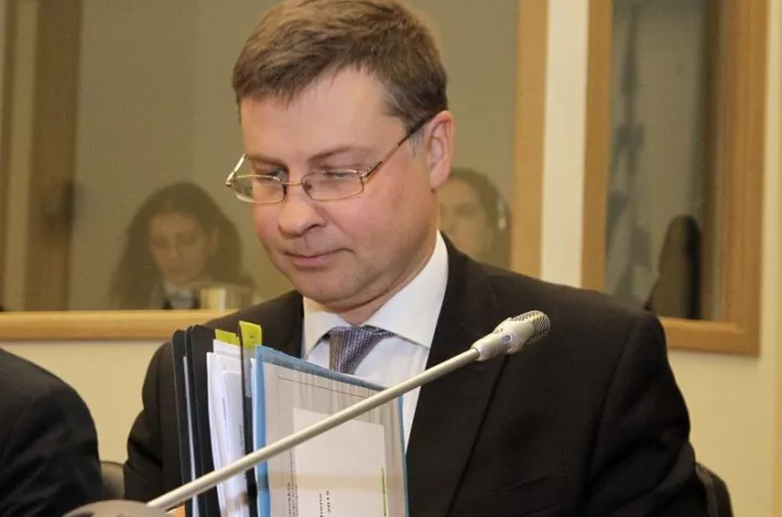V. Dombrovskis: Ανησυχούμε για το επιχειρηματικό περιβάλλον στην Ελλάδα 