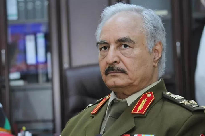 Λιβύη: Κατάπαυση του πυρός ανακοίνωσε ο Χαφτάρ
