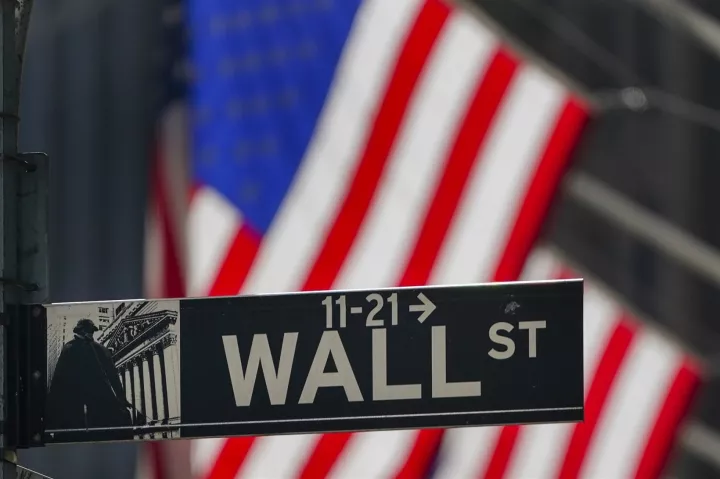 Wall Street: Πτώση πάνω από 200 μονάδες του Dow Jones μετά τις ανακοινώσεις Fed