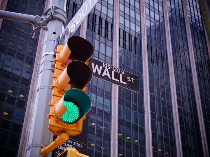 Μικτές τάσεις στη Wall Street - Κέρδη ο Dow Jones, πιέσεις στην τεχνολογία 