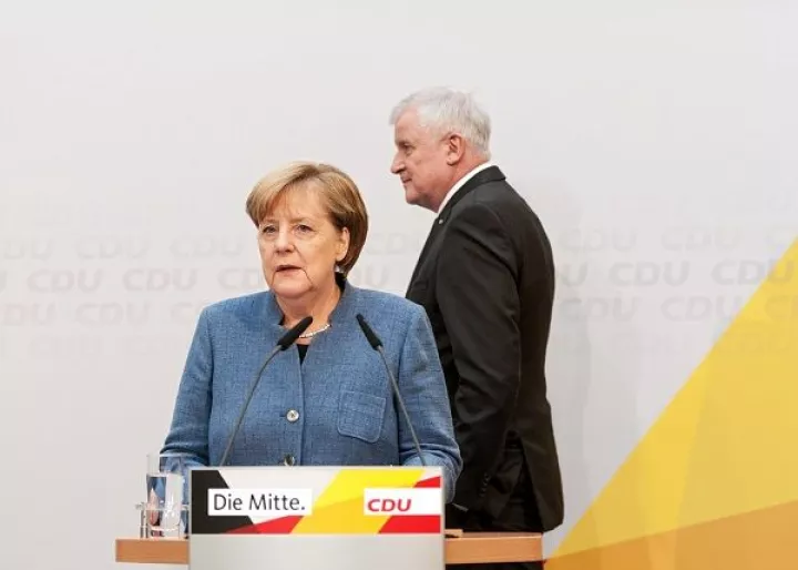 To 57% των Γερμανών θέλει σκληρότερη πολιτική για το μεταναστευτικό - Αλλά καγκελάριο τη Μέρκελ   