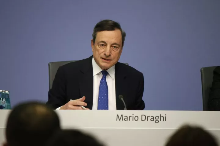 Bloomberg: Η ΕΚΤ εξετάζει την αλλαγή του στόχου για τον πληθωρισμό