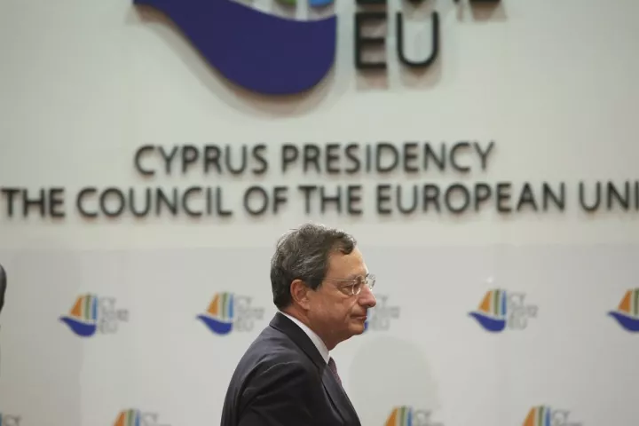Η ΕΚΤ αγοράζει ομόλογα της Κύπρου, κι εμείς κοιτάμε…