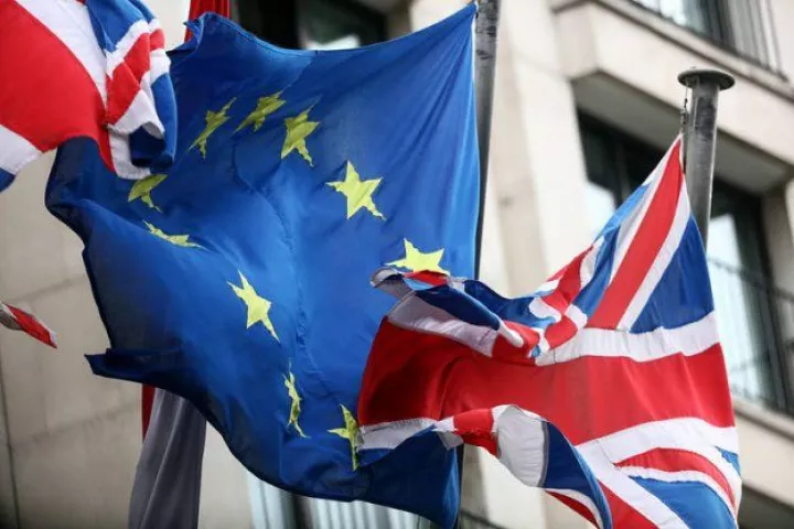Προειδοποίηση Κομισιόν σε Λονδίνο για Brexit χωρίς συμφωνία 