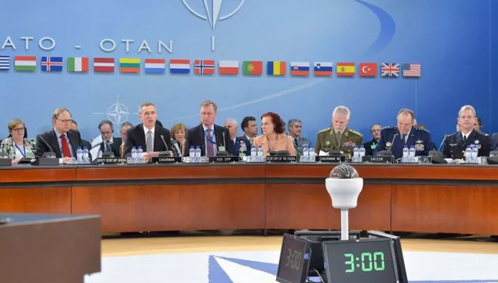 J. Stoltenberg: Υπό συζήτηση οι περιπολίες του ΝΑΤΟ στο Αιγαίο