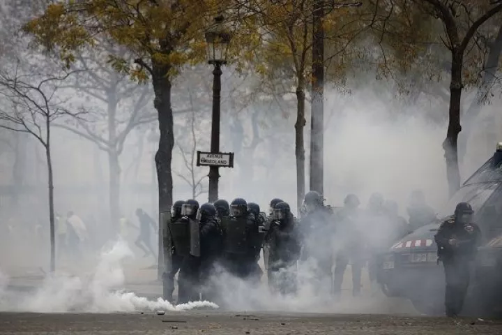 Γαλλία: Συγκρούσεις και καταστροφές κατά τη διάρκεια διαδήλωσης μαθητών 