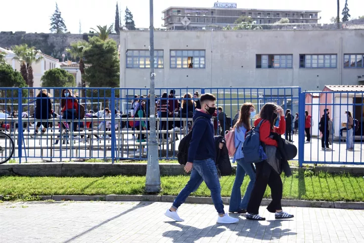 Ανοιχτά αύριο τα σχολεία στην Αττική - Ποια θα παραμείνουν κλειστά στην Κεντρική Μακεδονία
