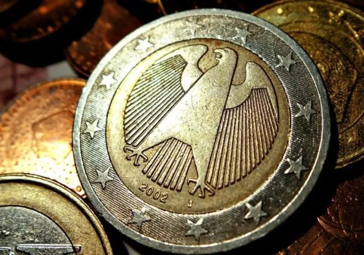 Για το καλύτερο τρίμηνο της εξαετίας οδεύει το ευρώ