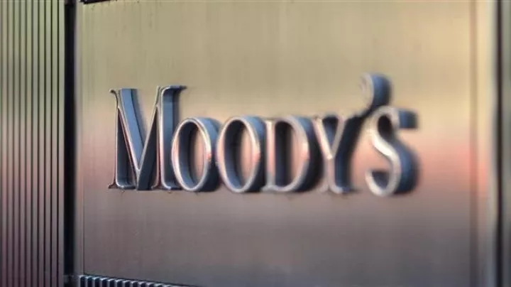 Moody&#039;s: Πιστωτικά θετικό γεγονός για την Ελλάδα το swap ομολόγων 