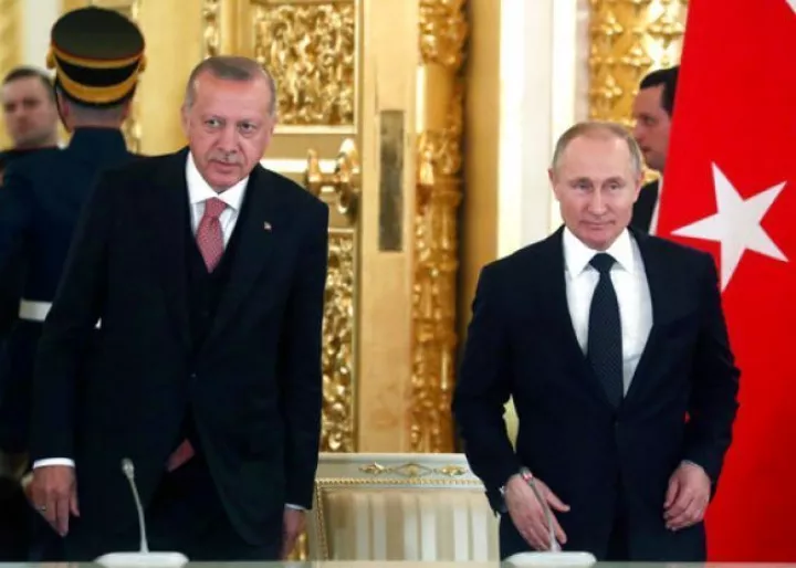 Ερντογάν: Εκβιάζει τις ΗΠΑ και βουλιάζει στην αγκαλιά του Πούτιν  