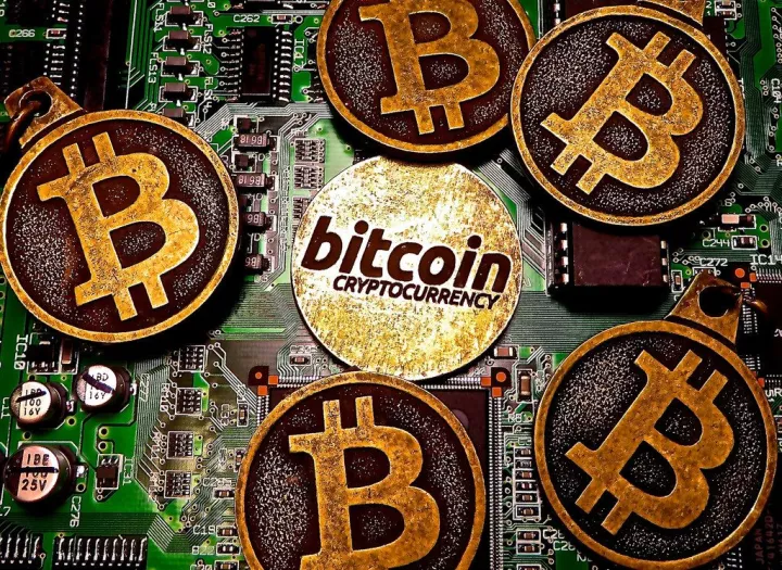 Το Bitcoin ξεπέρασε και τα 4.000 δολάρια, με άνοδο 15% μέσα στο Σαββατοκύριακο