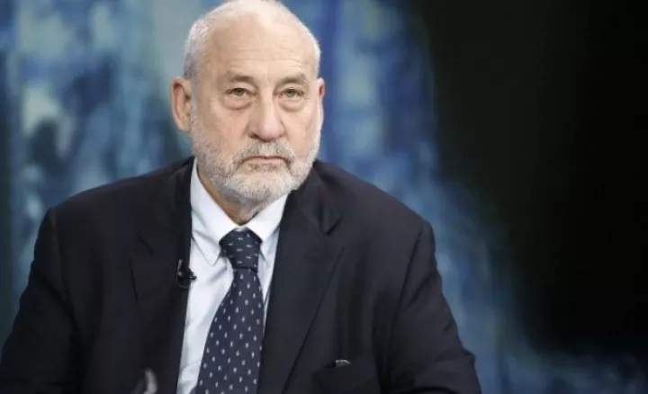 Επιμένει στο «ευέλικτο ευρώ» ο J. Stiglitz