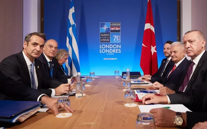 Κυβερνητικές πηγές: Δεν επιβεβαιώνουν συνάντηση Μητσοτάκη - Ερντογάν 
