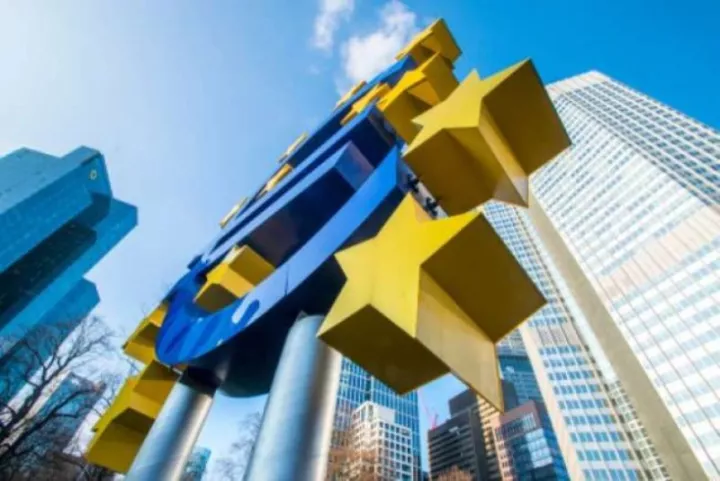 Μειώθηκε το συνολικό ύψος των κρατικών ομολόγων με αρνητικές αποδόσεις στην Ευρωζώνη