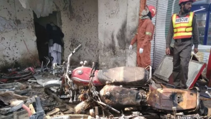 Τουλάχιστον 34 τραυματίες από έκρηξη παγιδευμένου φορτηγού στo Πακιστάν