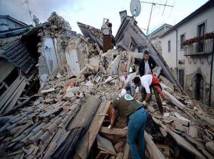Ιταλία: Και άλλες σοροί εντοπίστηκαν κάτω από τα χαλάσματα στο Αματρίτσε