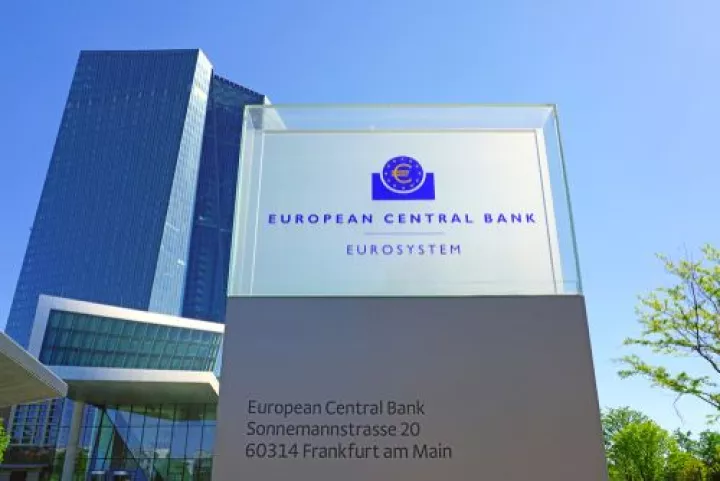 Υπό πίεση η ΕΚΤ καθώς ο πληθωρισμός δεν επιβεβαιώνει τις εκτιμήσεις
