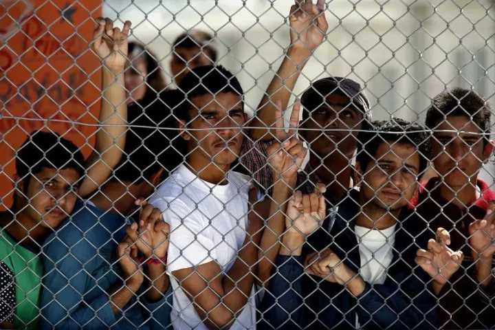 Το χέρι βοηθείας Τσίπρα σε Μέρκελ και οι «γκρίζες ζώνες» του μεταναστευτικού