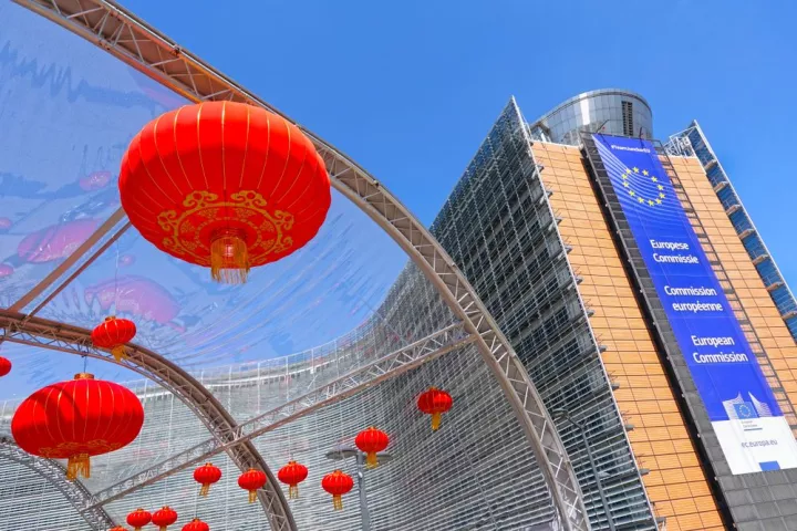 Κινέζικες «σφήνες» σε μια κατακερματισμένη Ευρώπη
