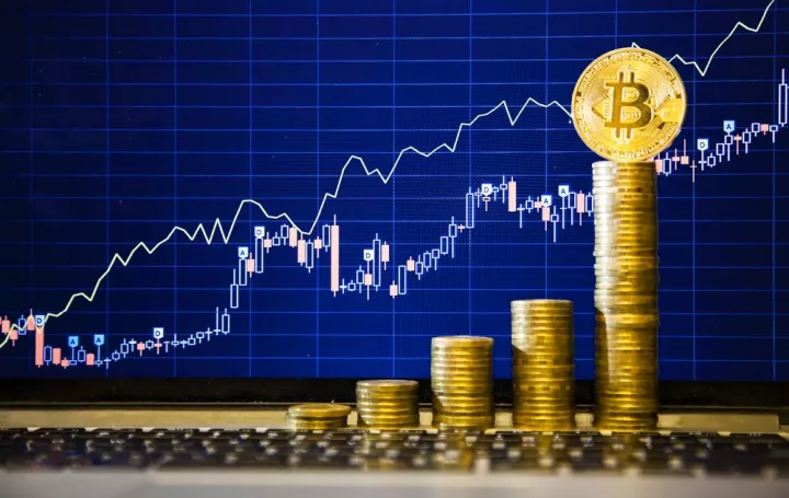 Χωρίς φρένα το bitcoin: Ξεπέρασε και τα 16.000 δολάρια
