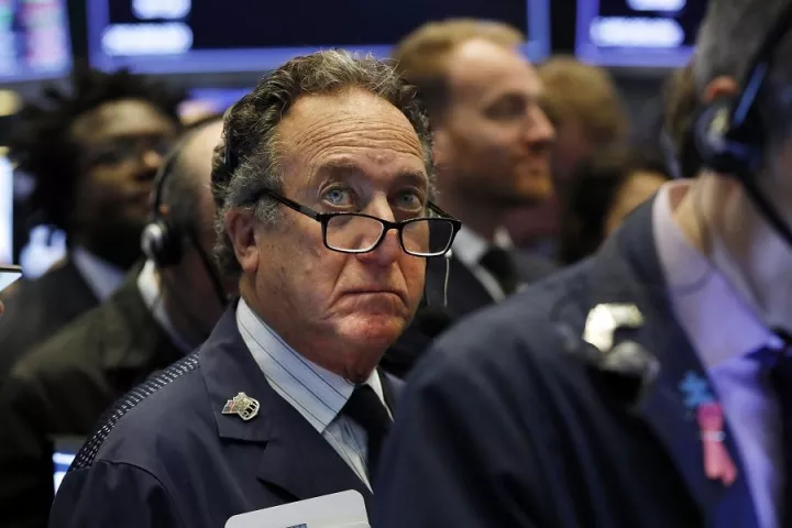 Ισχυρές απώλειες 470 μονάδων για τον Dow Jones ενόψει των νέων δασμών Τραμπ