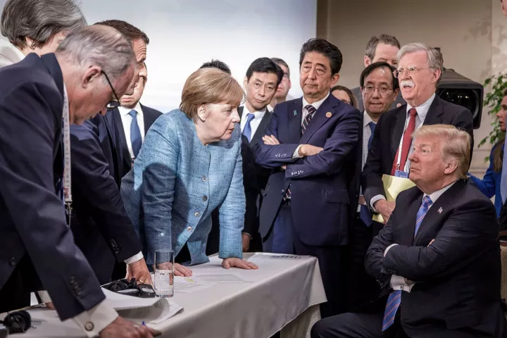 «Πόλεμος» δηλώσεων Μέρκελ - Τραμπ μετά το ναυάγιο της G7