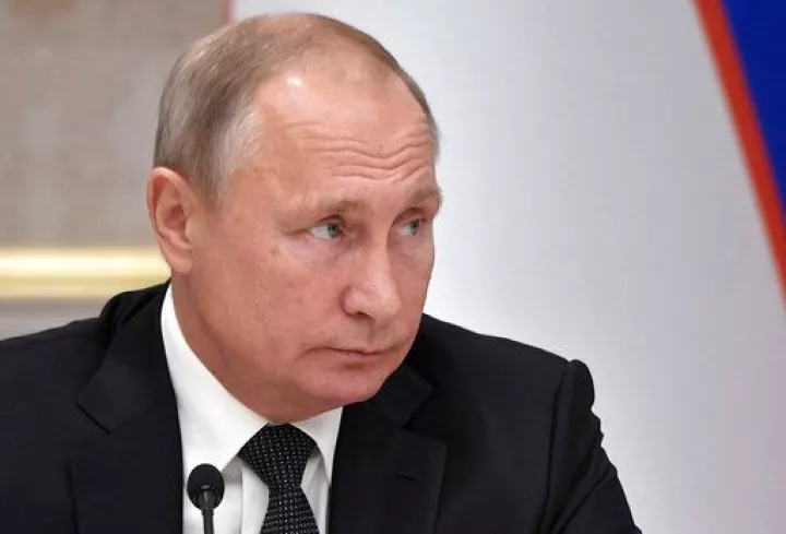 Ο Πούτιν ζητά τη μέγιστη απλούστευση των διαδικασιών για σύσταση επιχειρήσεων