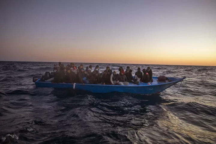 Να βοηθηθεί οικονομικά η Λιβύη για να εμποδίζει την αναχώρηση μεταναστών προς Ευρώπη