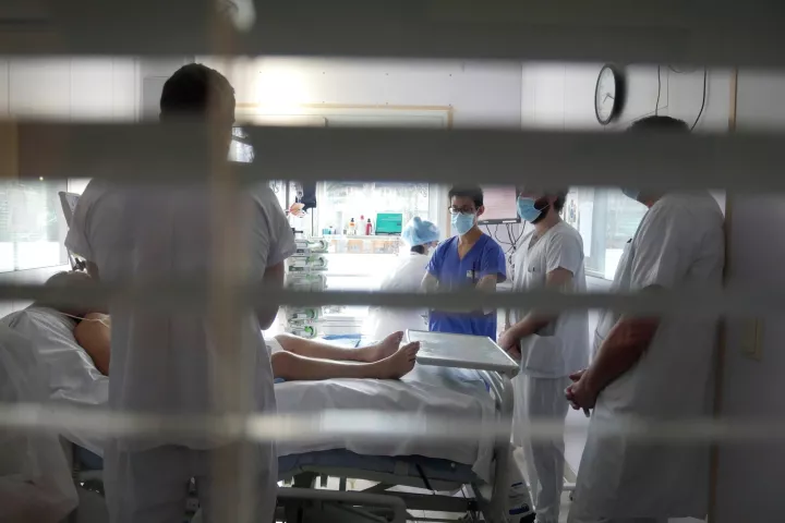 Γαλλία: Νέα αύξηση των νοσηλευομένων στις ΜΕΘ των νοσοκομείων