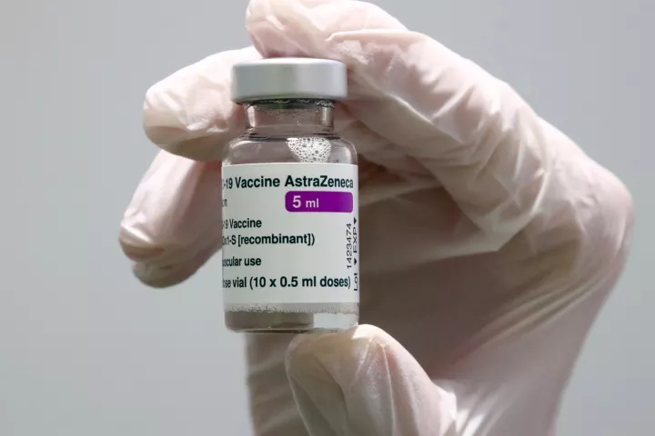 ΠΟΥ: «Πολύ σπάνια» τα περιστατικά θρομβώσεων μετά τον εμβολιασμό με AstraZeneca