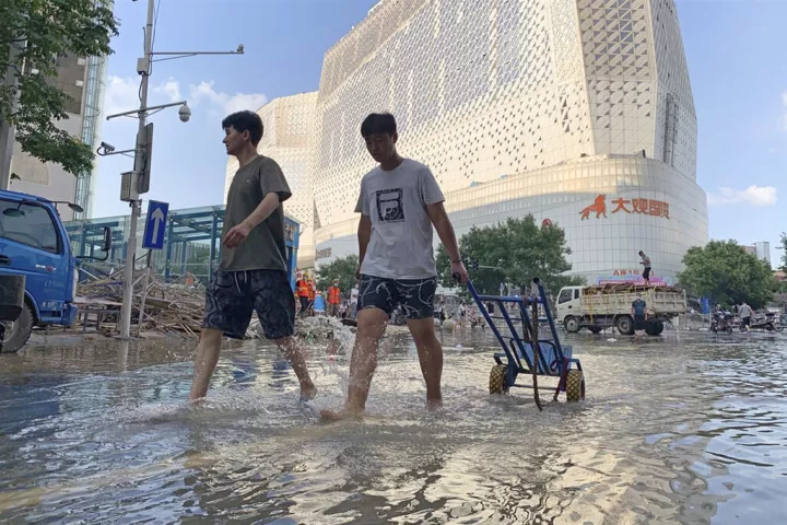 Κίνα: Μετά τις πλημμύρες, η χώρα αναμένει τον τυφώνα Ιν-Φα