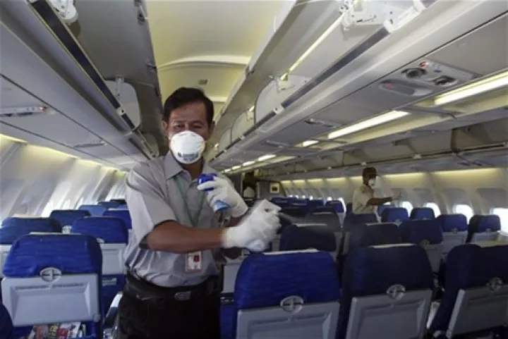 Με μάσκα στα αεροπλάνα, χωρίς κενά οι θέσεις στις πτήσεις
