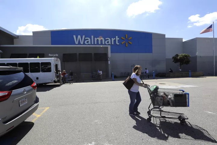 ΗΠΑ: H Walmart αποσύρει όλα τα όπλα προσωρινά υπό τον φόβο ταραχών μετά τις εκλογές