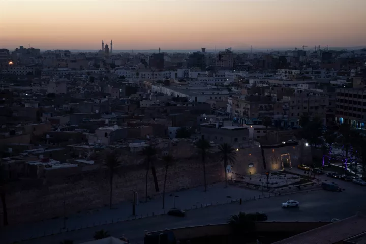 Ξεκίνησαν στην Αίγυπτο οι συνομιλίες των δύο αντιμαχόμενων πλευρών της Λιβύης