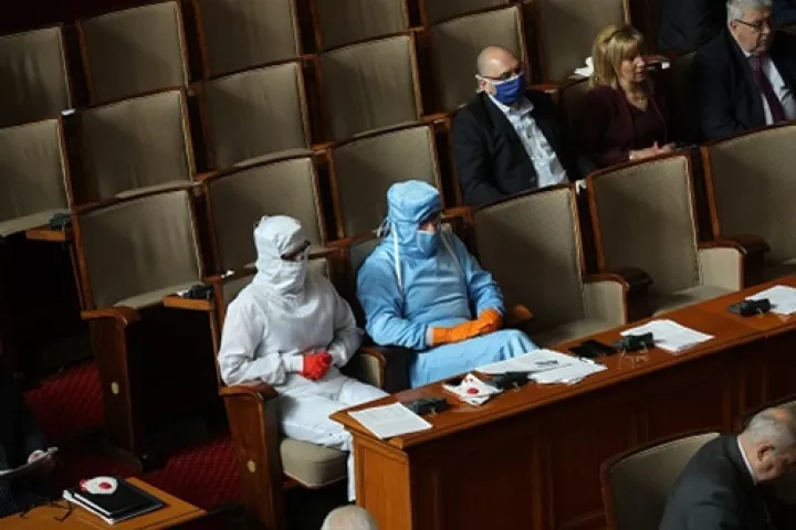 Βουλγαρία: Το Κοινοβούλιο αναστέλλει προσωρινά τις εργασίες του