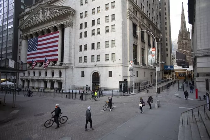 Νέο ξεπούλημα στην Wall Street - Απώλειες 973 μονάδων ο Dow Jones