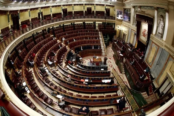 Ισπανία: Yπερψηφίζει την παράταση της κατάστασης έκτακτης ανάγκης