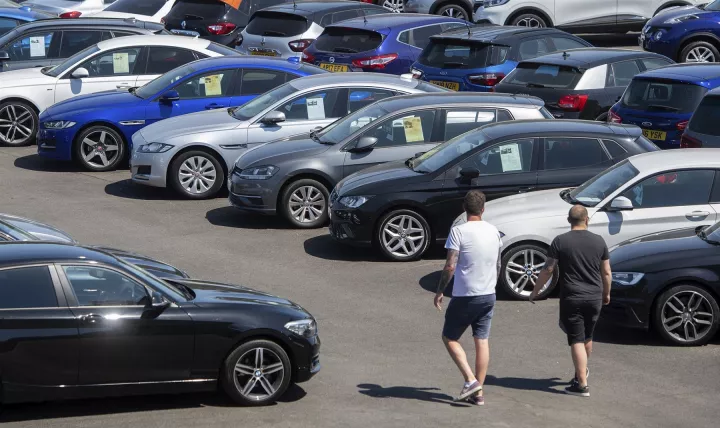 Πτώση 90% στις πωλήσεις αυτοκινήτων στη Βρετανία τον Μάιο